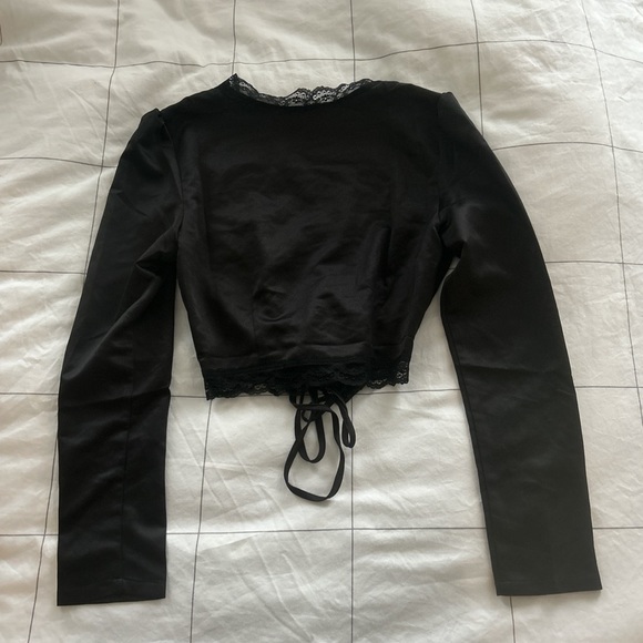 ✨ SOLD ✨ Revolve More to Come Wrap Top - Picture 4 of 5